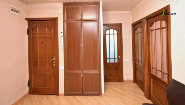 3 սենյականոց բնակարան Վաղարշ Վաղարշյան փողոցում, 83 ք.մ., 3/14 հարկ, եվրովերանորոգված