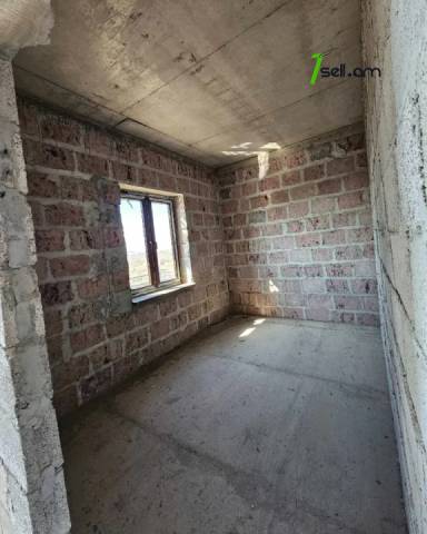 Երկու հարկանի տուն, Դավթաշեն 1-ին թաղամաս Դավիթաշենում, 500 ք.մ., 2 սանհանգույց