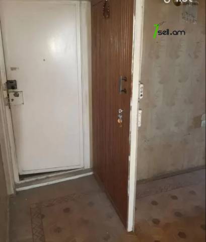 4 սենյականոց բնակարան Աղբյուր Սերոբի փողոցում, 106 ք.մ., 8/16 հարկ, մասնակի վերանորոգում