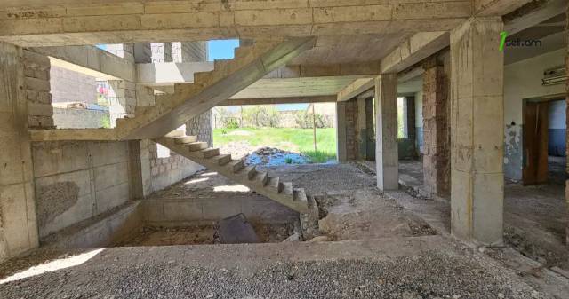 Երկու հարկանի քարե տուն Մառի փողոցում Նոր Նորքում, 1415 քմ, 3+ սանհանգույց