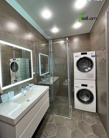 4 սենյականոց բնակարան նորակառույց շենքում Հյուսիսային պողոտայում, 180 ք.մ., 2 սանհանգույց