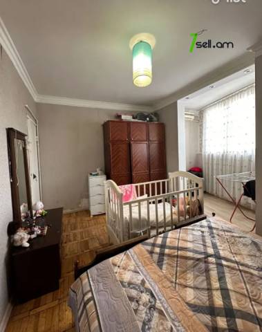 3 սենյականոց բնակարան, 16 թաղամաս, 78 ք.մ., 12/16 հարկ, կապիտալ վերանորոգված