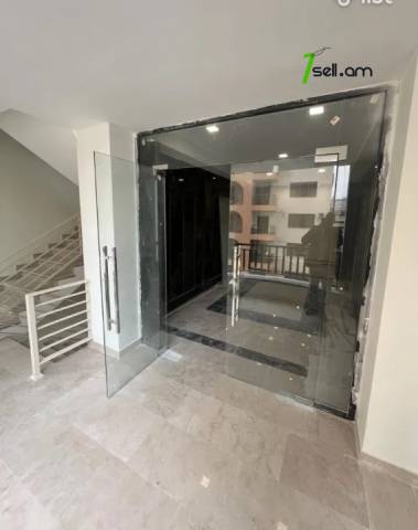 3 սենյականոց բնակարան Փավստոս Բուզանդի փողոցում, 105 ք.մ., 4/15 հարկ, 2 սանհանգույց