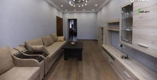 3 սենյականոց բնակարան Լենինգրադյան փողոցում, 81 ք.մ., 3/5 հարկ, եվրովերանորոգված, քարե շենք