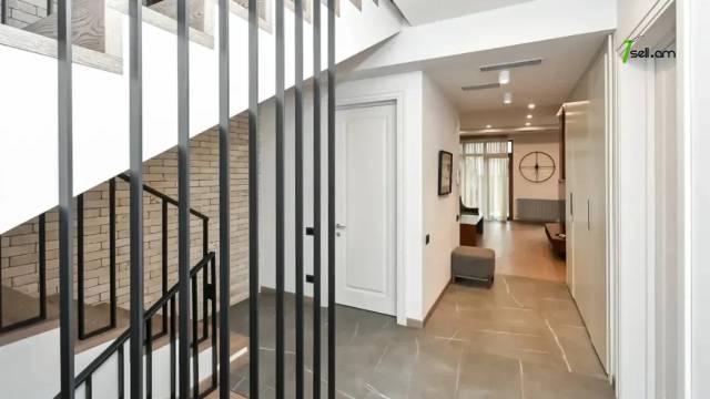 Երկու հարկանի թաունհաուզ Ծարավ Աղբյուր փողոցում Ավանում, 270 քմ, 3+ սանհանգույց