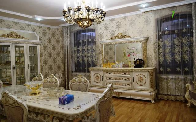 Երկու հարկանի քարե տուն 13-րդ փողոցում Գյումրիում, 716 քմ, 3+ սանհանգույց