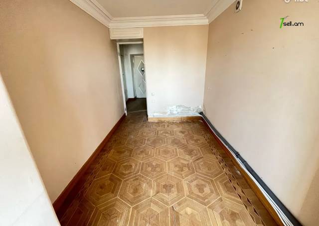 2 սենյականոց բնակարան Արմեն Տիգրանյանի փողոցում, 47 ք.մ., նախավերջին հարկ, քարե շենք