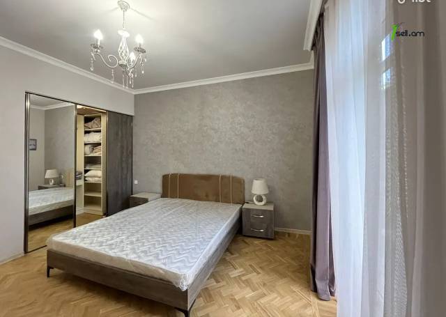 2 սենյականոց բնակարան Կոմիտասի պողոտայում, 70 քմ, նախավերջին հարկ, բարձր առաստաղներ