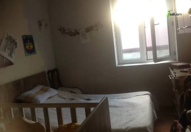 Երկու հարկանի քարե տուն Ազատամարտիկների փողոցում Էրեբունիում, 200 ք.մ., 2 սանհանգույց