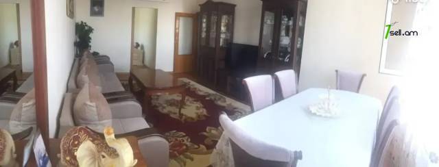 3 սենյականոց բնակարան Մանանդյան փողոցում, 68 ք.մ., կոսմետիկ վերանորոգում, քարե շենք