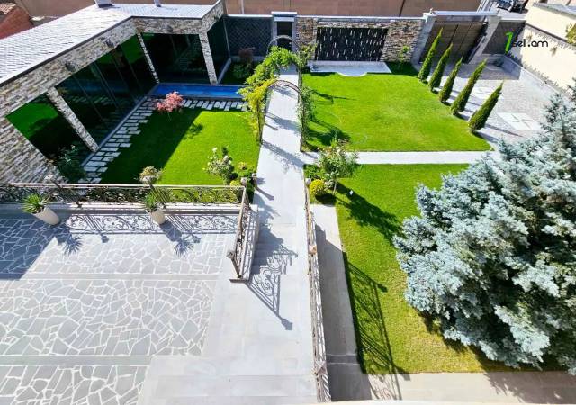 Երկու հարկանի տուն Բագրևանդի 20-րդ փողոցում Նոր Նորքում, 1830 ք.մ., 3+ սանհանգույց