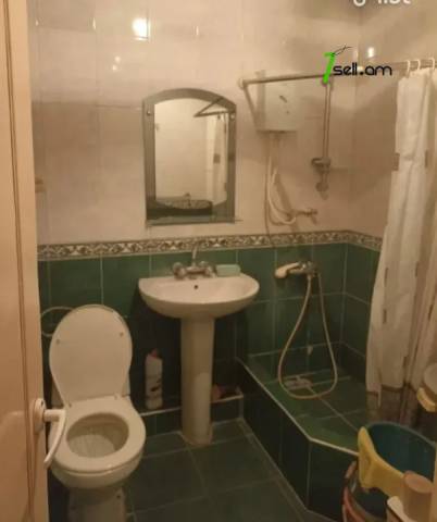 1 սենյականոց բնակարան Ծովակալ Իսակովի պողոտայում, 47 ք.մ., նախավերջին հարկ