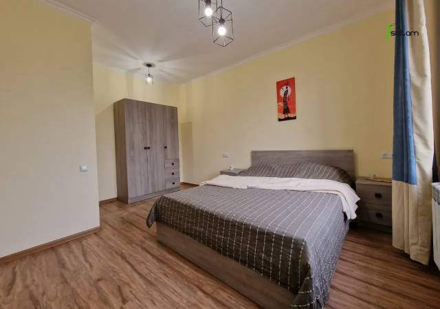 Երկու հարկանի տուն Պարույր Սևակ թաղամաս 2-րդ փողոցում Առինջում, 480 քմ, 3+ սանհանգույց