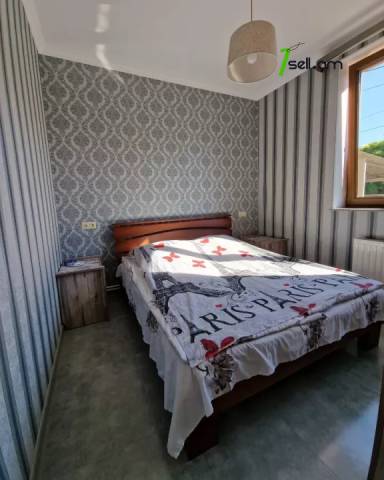 Երկու հարկանի քարե ամառանոց, Ջրվեժ թաղամաս Ջրվեժում, 800 ք.մ., 2 սանհանգույց, կապիտալ վերանորոգված