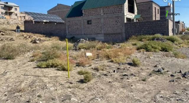 Հողատարածք բնակելի շինությունների համար, Դավթաշեն 1-ին թաղամաս Դավիթաշենում, 600 ք.մ.