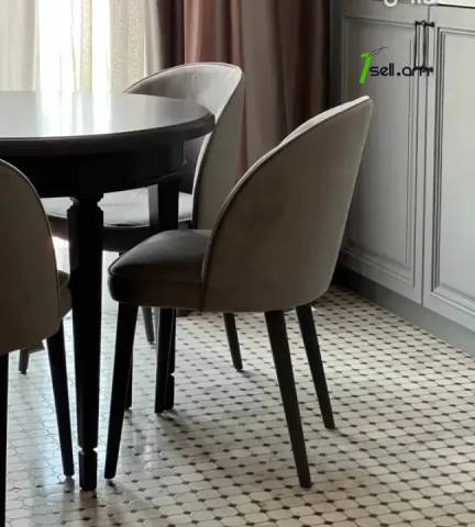 3 սենյականոց բնակարան Թամանյանի փողոցում, 94 ք.մ., բարձր առաստաղներ, մի քանի պատշգամբ, 3/5 հարկ