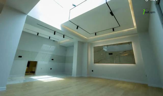 3 սենյականոց բնակարան Սայաթ-Նովայի պողոտայում, 95 քմ, 2 սանհանգույց, դիզայներական ոճով վերանորոգված