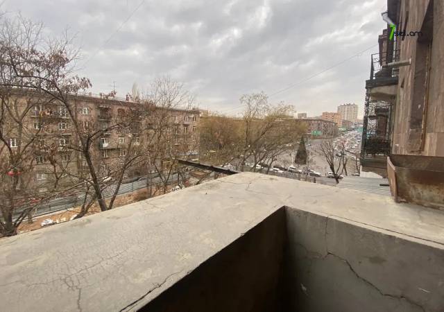 2 սենյականոց բնակարան Կոմիտասի պողոտայում, 60 քմ, նախավերջին հարկ, բարձր առաստաղներ
