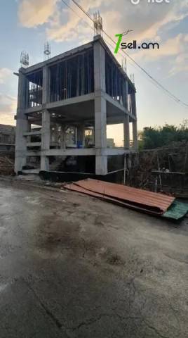 Կոմերցիոն անշարժ գույք Լուսինյանց փողոցում կենտրոնում, 200 ք.մ.