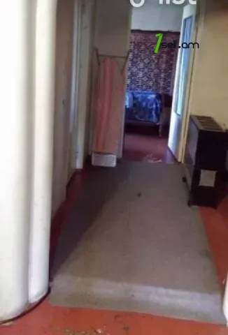 Մեկ հարկանի քարե տուն Արտաշես Շահինյան փողոցում Ավանում, 220 ք.մ., մասնակի վերանորոգում