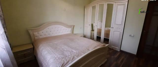 Երկու հարկանի քարե տուն Դավիթ Բեկի փողոցում Էրեբունիում, 530 ք.մ., 2 սանհանգույց