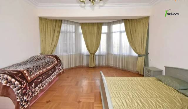 Ընդարձակ 4 սենյականոց բնակարան նորակառույց շենքում Ալեք Մանուկյանի փողոցում, 210 քմ, 2/10 հարկ