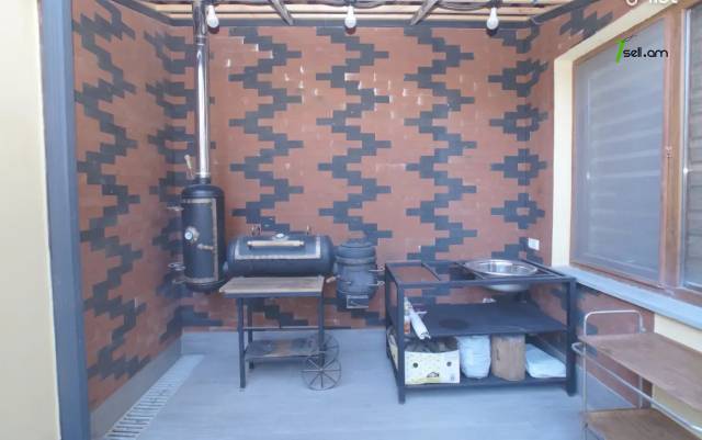 Երեք հարկանի թաունհաուզ Անաստաս Միկոյանի փողոցում Դավիթաշենում, 250 ք.մ., 2 սանհանգույց