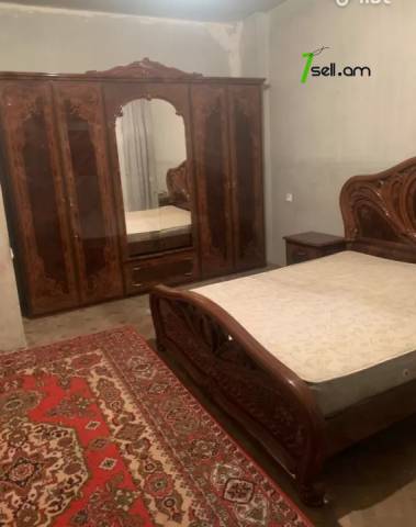 4 սենյականոց բնակարան Մանանդյան փողոցում, 134 ք.մ., մասնակի վերանորոգում, քարե շենք