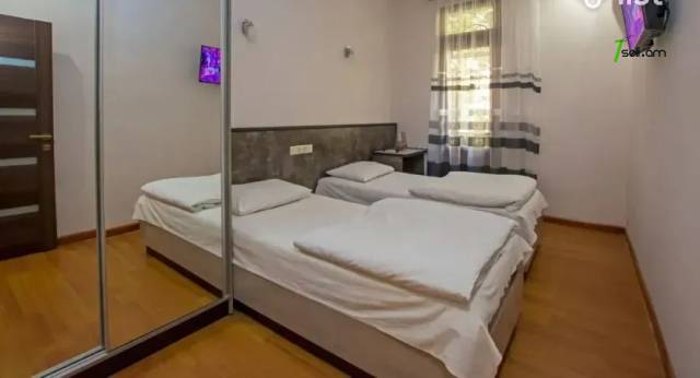 4 սենյականոց բնակարան, Հովհաննիսյան թաղամաս, 85 ք.մ., 3+ սանհանգույց, մի քանի պատշգամբ