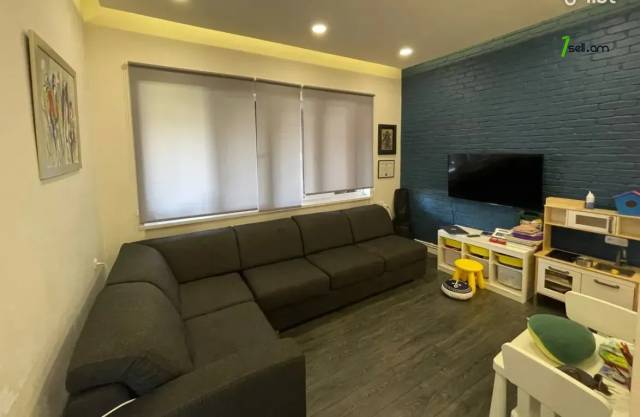 4 սենյականոց բնակարան Տպագրիչների փողոցում, 140 ք.մ., 2 սանհանգույց, բարձր առաստաղներ