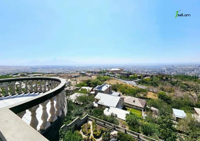 Երեք հարկանի քարե տուն Նորքի 9-րդ փողոցում Նորք Մարաշում, 1400 քմ, 3+ սանհանգույց