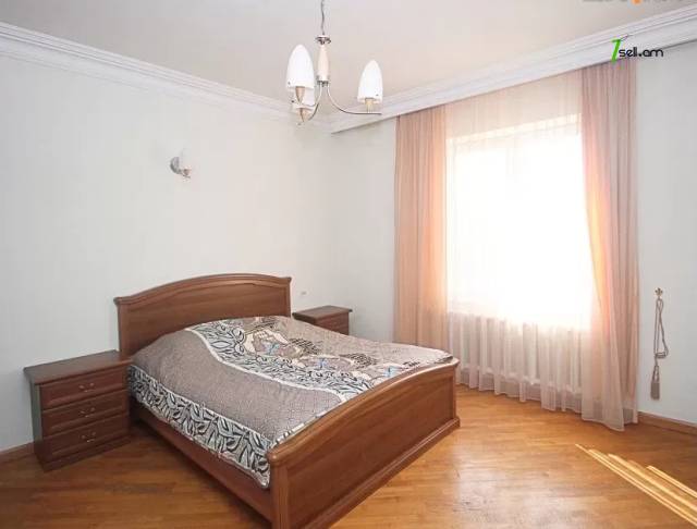 Երեք հարկանի քարե տուն Քեռու փողոցում Արաբկիրում, 610 ք.մ., 3+ սանհանգույց, կապիտալ վերանորոգված