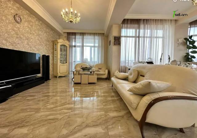 Ընդարձակ 3 սենյականոց բնակարան նորակառույց շենքում, Ծիծեռնակաբերդի խճուղի, 183 քմ, 7/12 հարկ