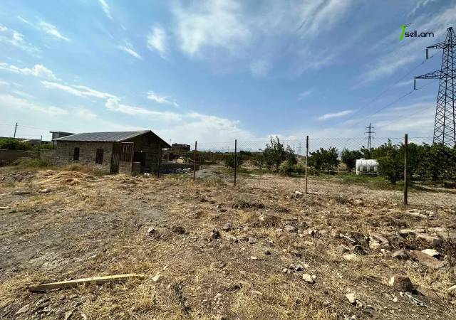 Մեկ հարկանի քարե տուն Զովունիում, 1050 քմ