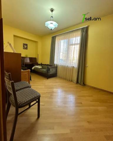 3 սենյականոց բնակարան Մարգարյան փողոցում, 75 ք.մ., 3/5 հարկ, կապիտալ վերանորոգված, քարե շենք