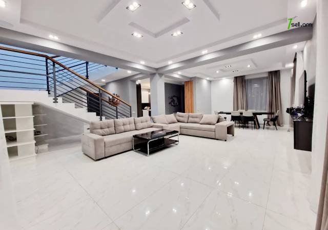 Երկու հարկանի քարե տուն Գոգոլի փողոցում Քանաքեռ Զեյթունում, 650 ք.մ., 3+ սանհանգույց