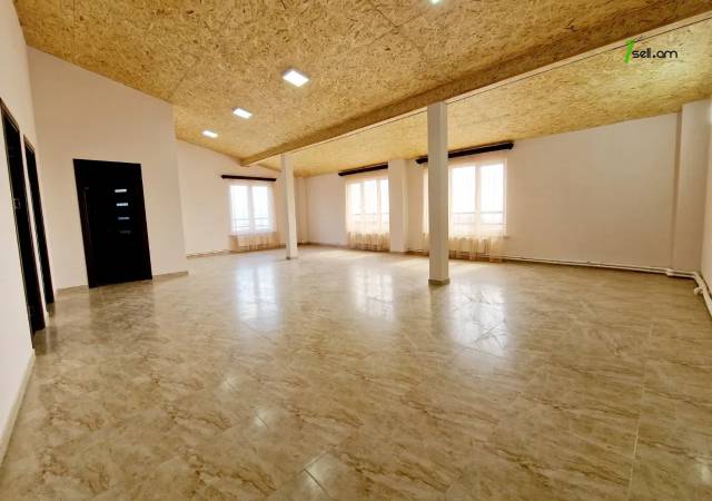 Երեք հարկանի քարե տուն, Նոյ թաղամաս Աջափնյակում, 300 ք.մ., 3+ սանհանգույց, եվրովերանորոգված