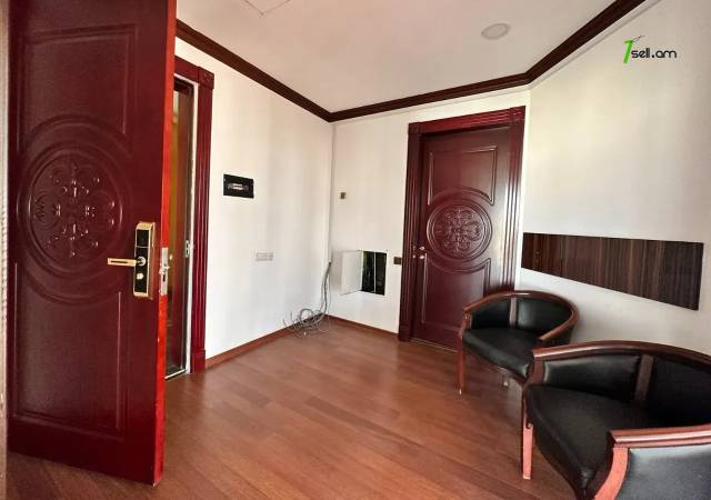 Գրասենյակային տարածք Փավստոս Բուզանդի փողոցում կենտրոնում, 60 քմ