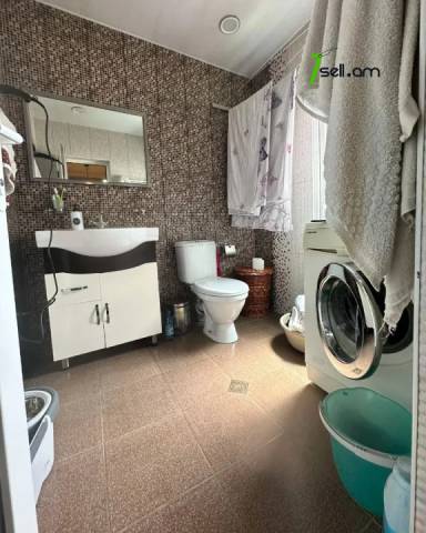 Մեկ հարկանի քարե տուն, Antarayin Street կենտրոնում, 80 քմ, 2 սանհանգույց, կոսմետիկ վերանորոգում