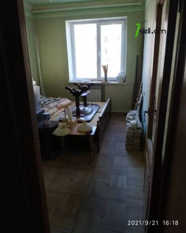 3 սենյականոց բնակարան Ջրվեժի 1-ին փողոցում, 80 ք.մ., 2 սանհանգույց, մի քանի պատշգամբ