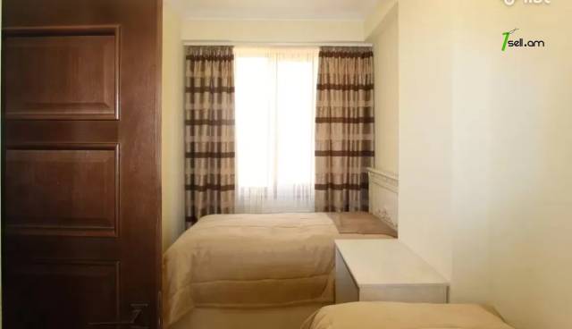 Ընդարձակ 1 սենյականոց բնակարան նորակառույց շենքում Նիկողայոս Ադոնցի փողոցում, 72 ք.մ.