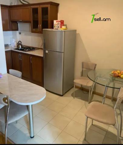 2 սենյականոց բնակարան Դերենիկ Դեմիրճյանի փողոցում, 90 ք.մ., 2/5 հարկ, կապիտալ վերանորոգված