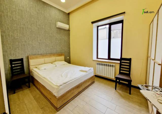 Երկու հարկանի քարե տուն, Նորք-Մարաշ վարչական շրջան Նորք Մարաշում, 1000 քմ, 3+ սանհանգույց