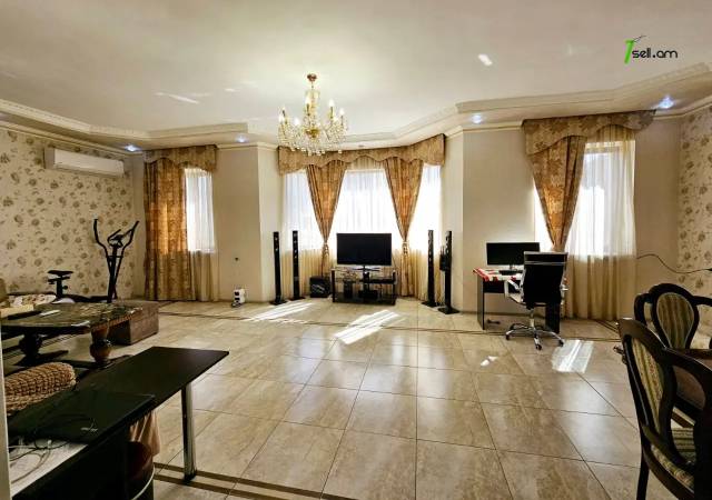 Երկու հարկանի տուն Մհեր Մկրտչյան փողոցում Ավանում, 1080 ք.մ., 3+ սանհանգույց, կապիտալ վերանորոգված