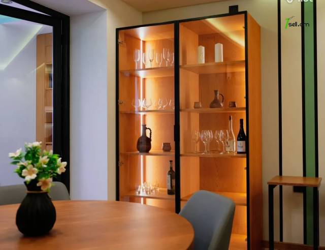 3 սենյականոց բնակարան Դավիթ Անհաղթի փողոցում, 76 ք.մ., 2/4 հարկ, դիզայներական ոճով վերանորոգված