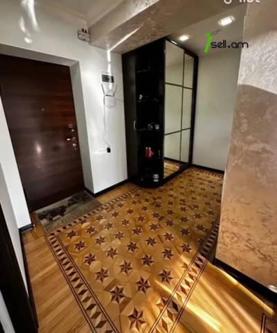 3 սենյականոց բնակարան Դավիթ Մալյան փողոցում, 79 ք.մ., եվրովերանորոգված, քարե շենք
