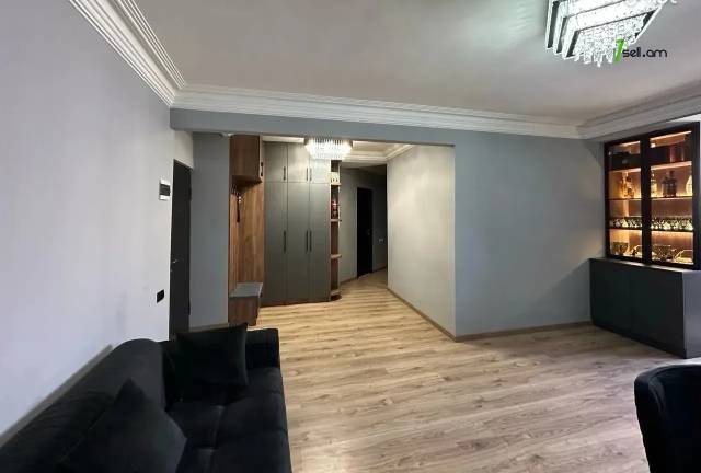 4 սենյականոց բնակարան, Նորաշեն թաղամաս, 83 ք.մ., 11/16 հարկ, 2 սանհանգույց, կապիտալ վերանորոգված