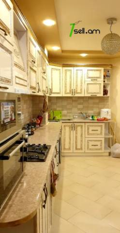 3 սենյականոց բնակարան, Նորաշեն թաղամաս, 90 ք.մ., 11/15 հարկ, կապիտալ վերանորոգված