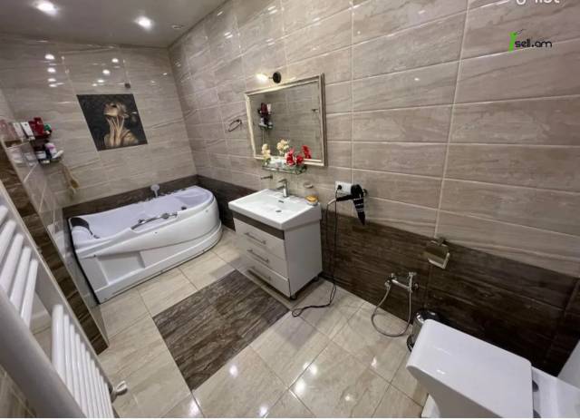 Ընդարձակ 3 սենյականոց բնակարան նորակառույց շենքում, Ծիծեռնակաբերդի խճուղի, 183 ք.մ., 7/12 հարկ