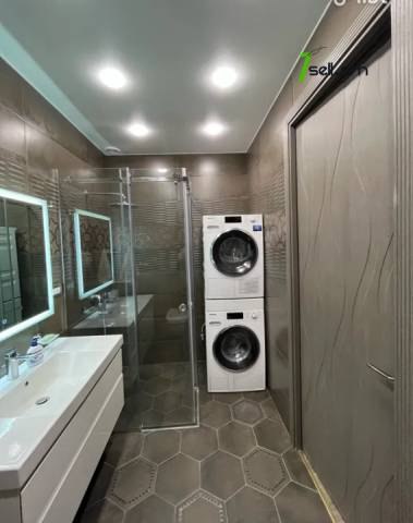 4 սենյականոց բնակարան նորակառույց շենքում Հյուսիսային պողոտայում, 180 ք.մ., 2 սանհանգույց